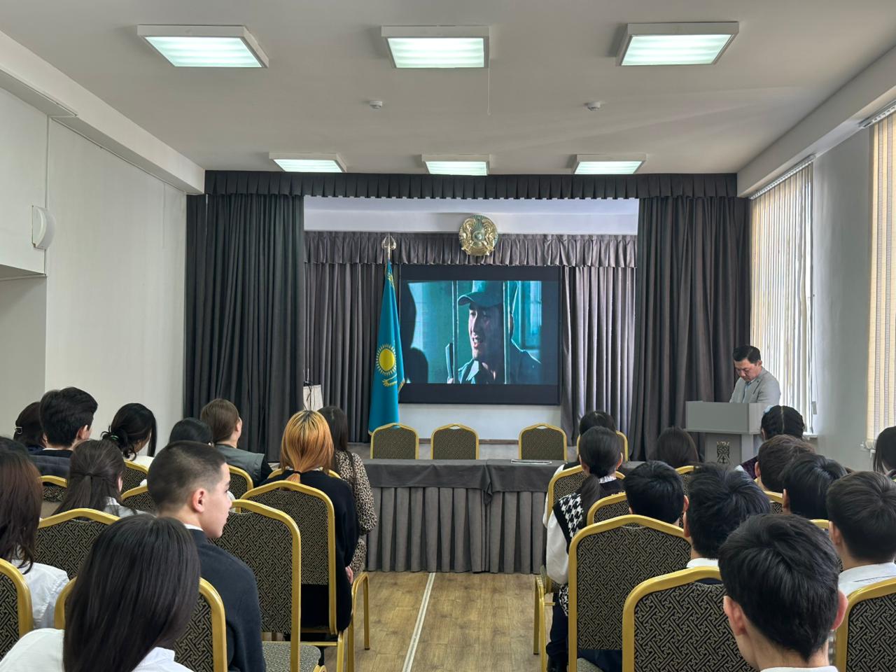 Сыбайлас жемқорлыққа қарсы күрес және оның алдын алу мақсатында педагогикалық ұжым мен оқушылармен кездесу Встреча с представителя Антикоррупционной службы по городу Алматы